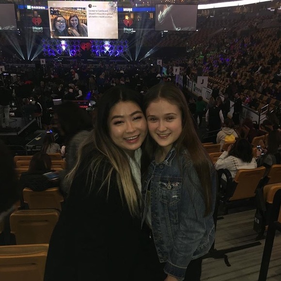 Meet your Posher, Amanda - Picture 1 of 1